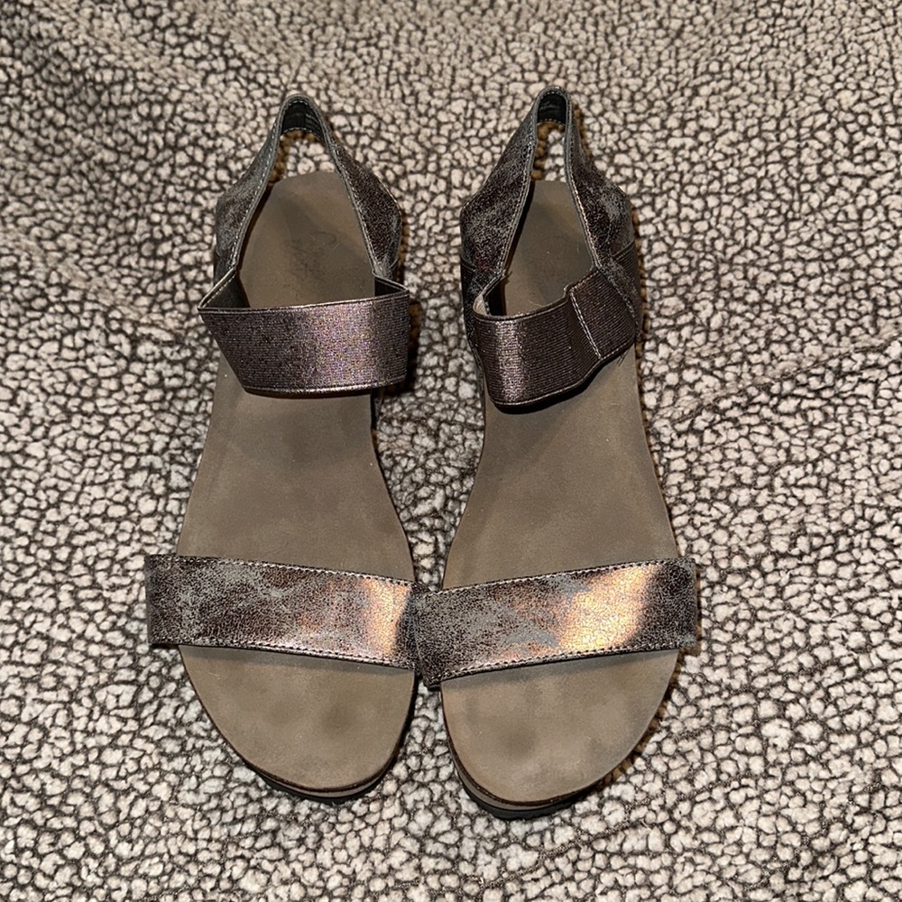 Platform Sandals - Picture 2 of 2